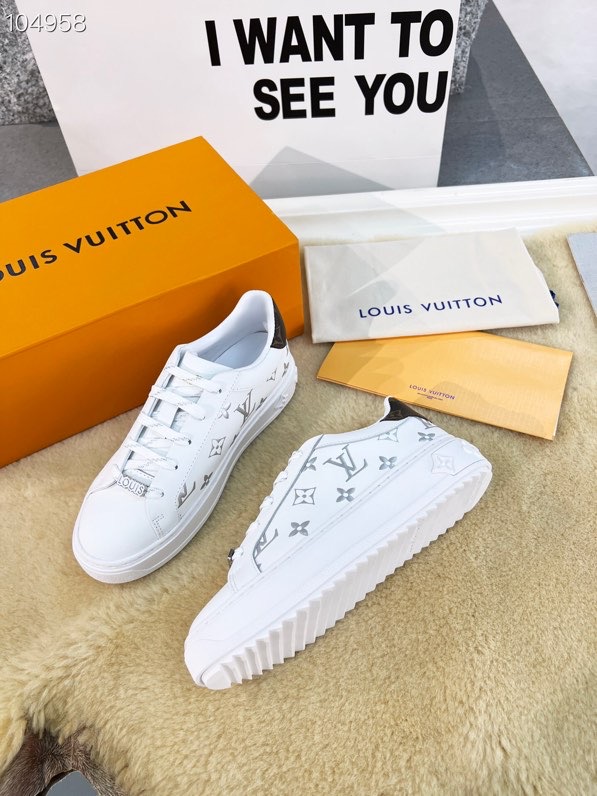 LV $81 gallery