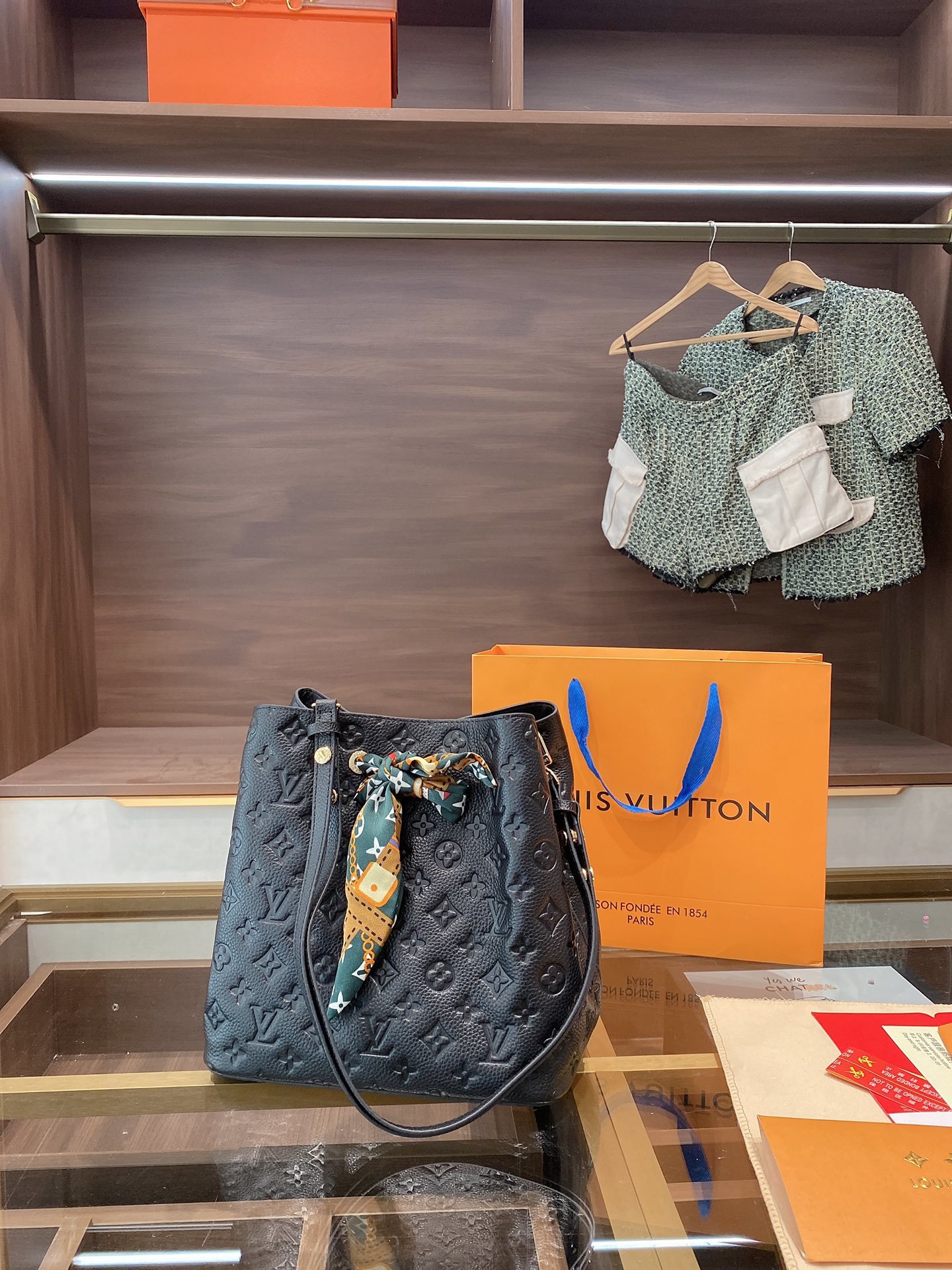 LV $81 gallery