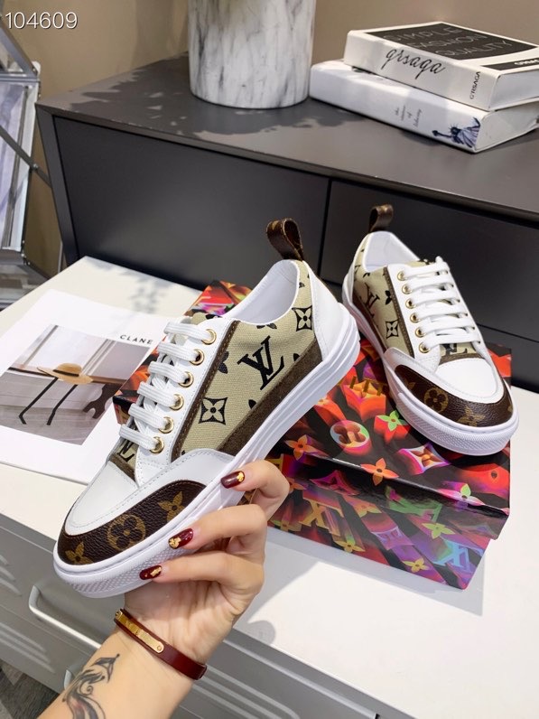 LV $81 gallery