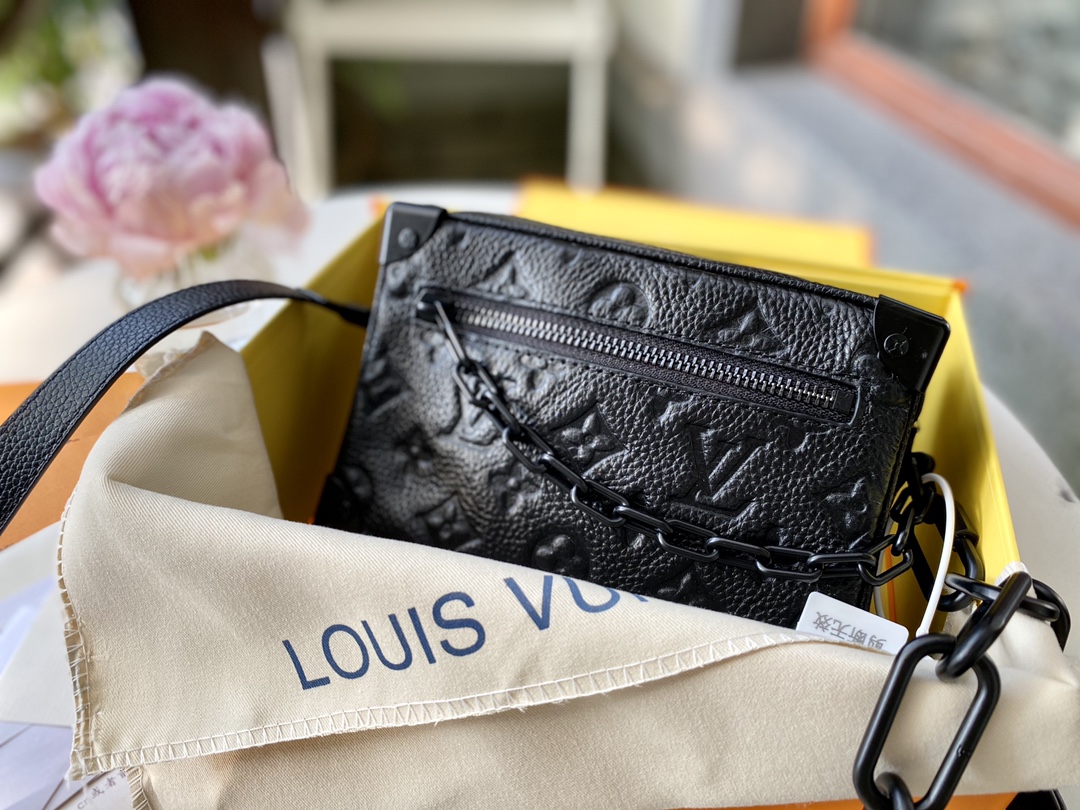 LV $81 gallery