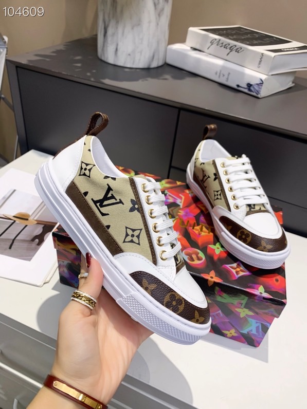 LV $81 gallery