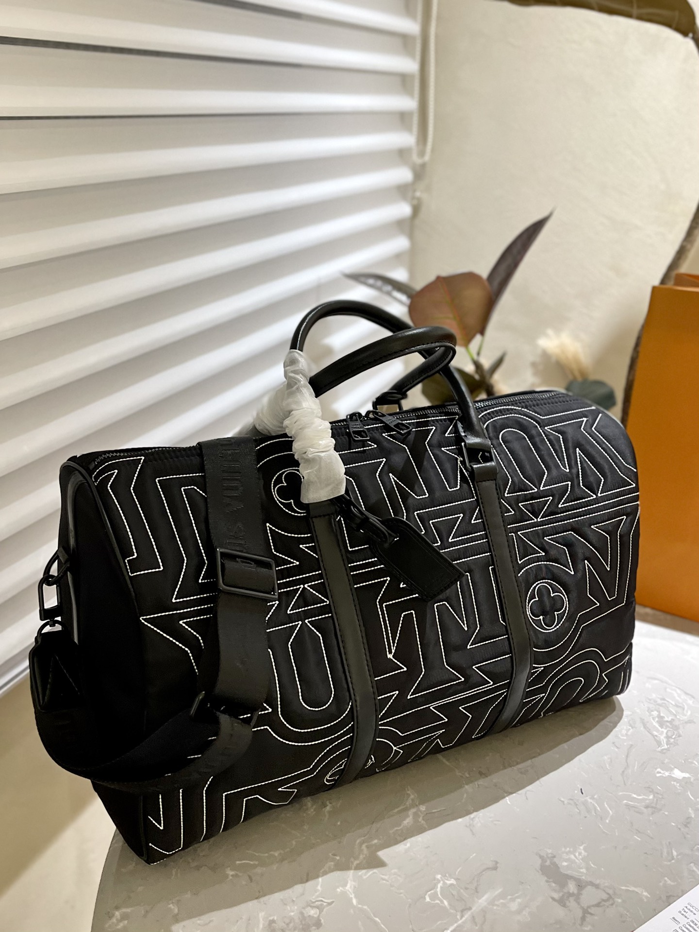 LV $81 gallery