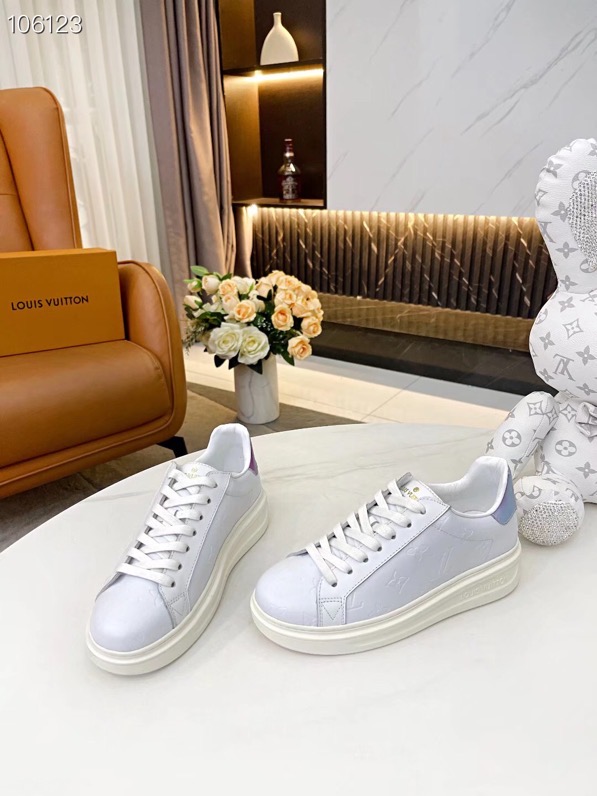 LV $82 gallery