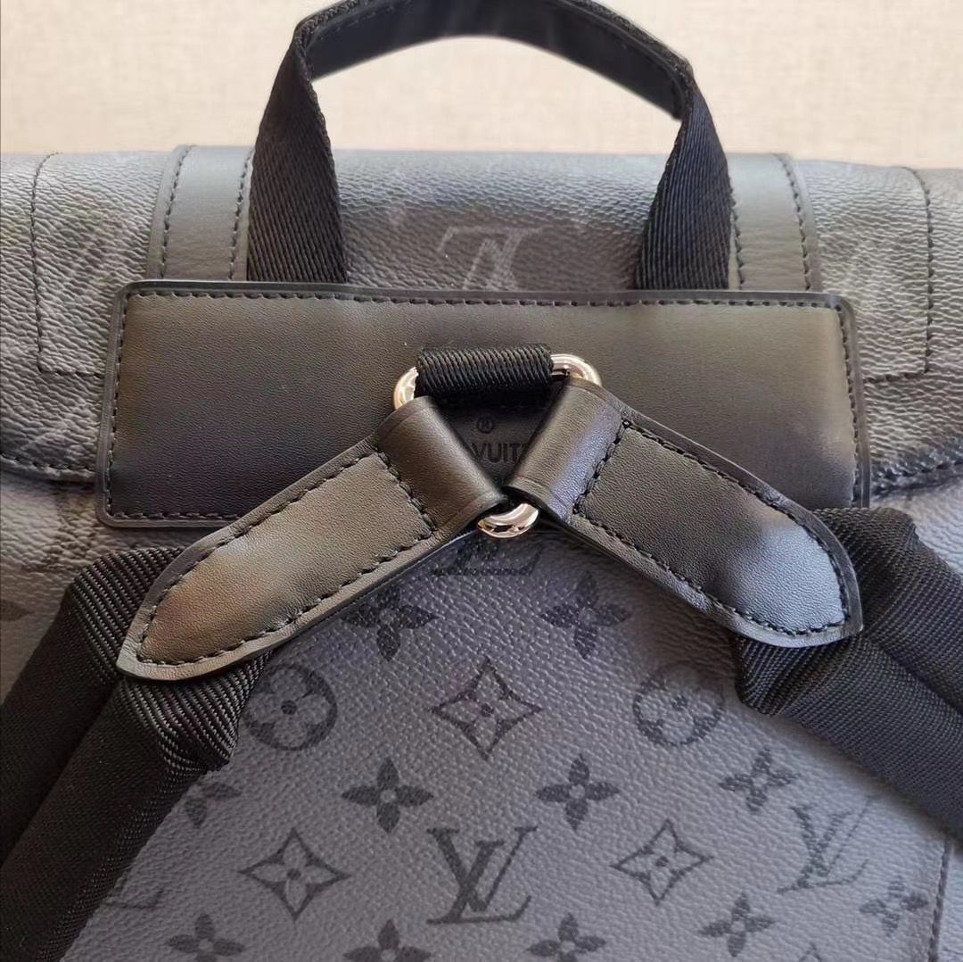 LV $82 gallery