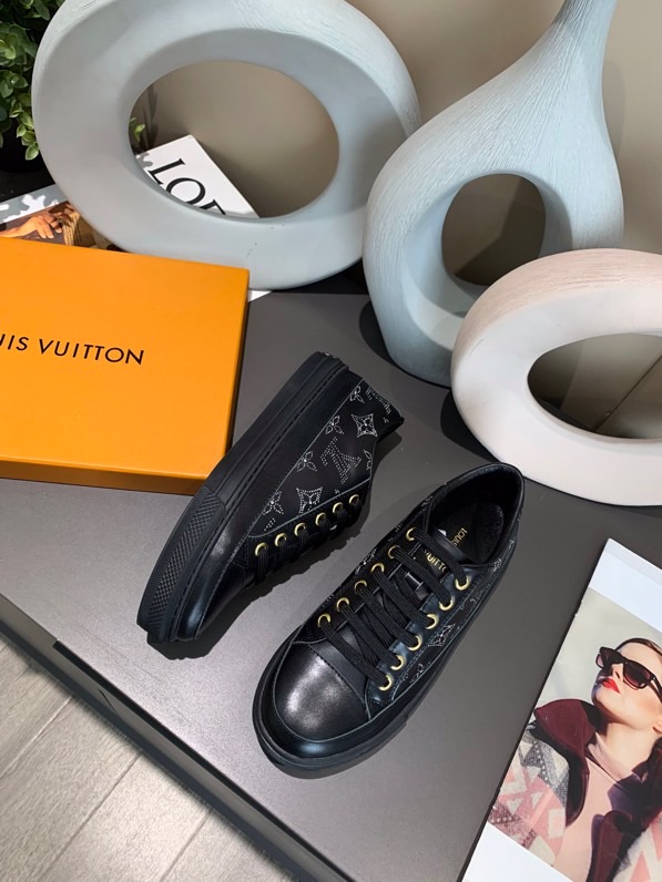 LV $82 gallery