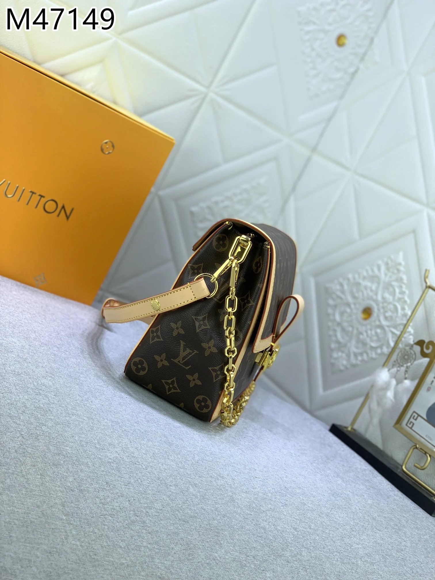 LV $82 gallery