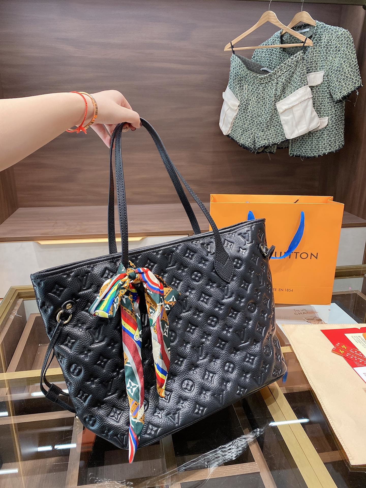 LV $82 gallery