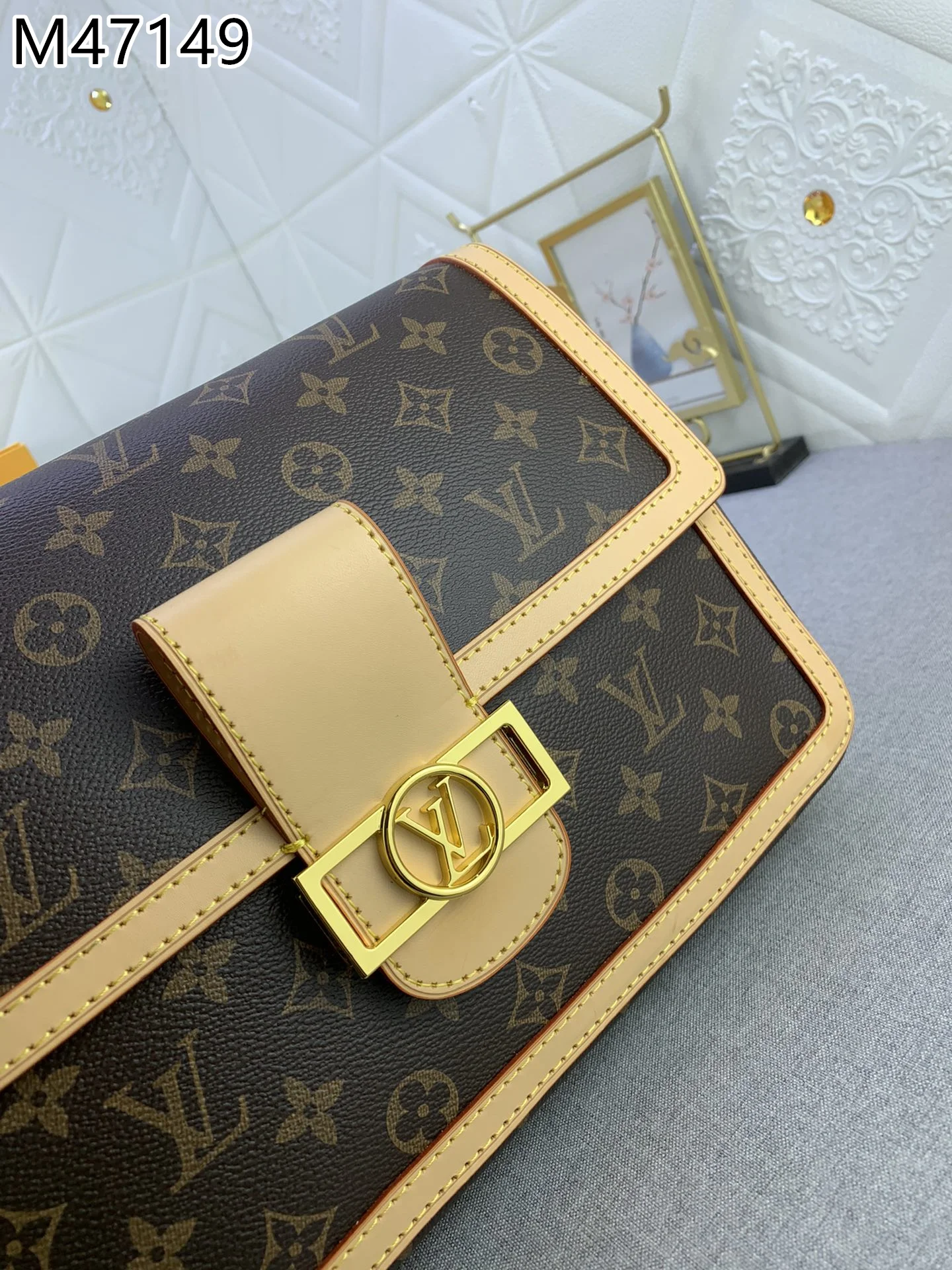 LV $82 gallery