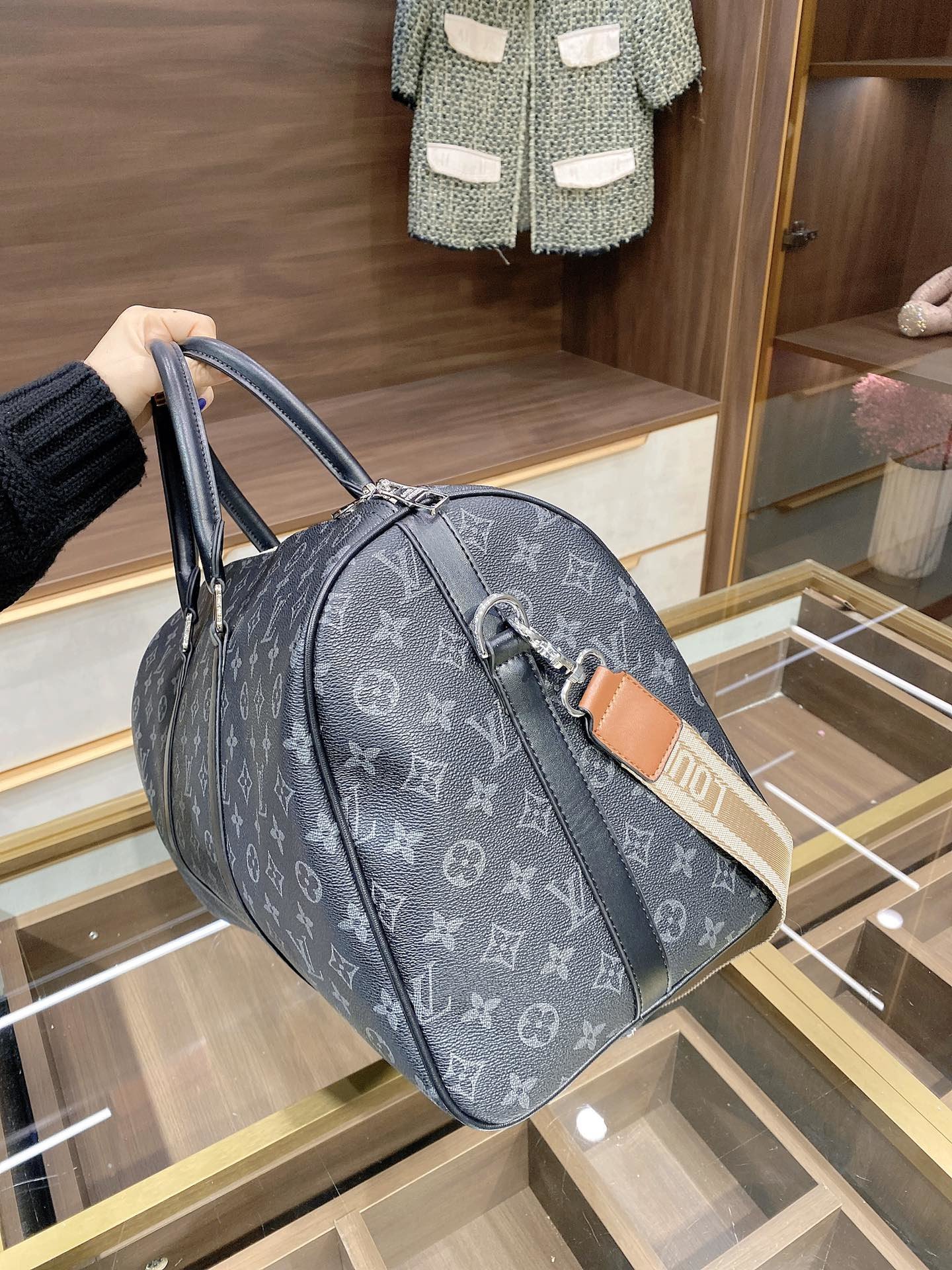 LV $82 gallery