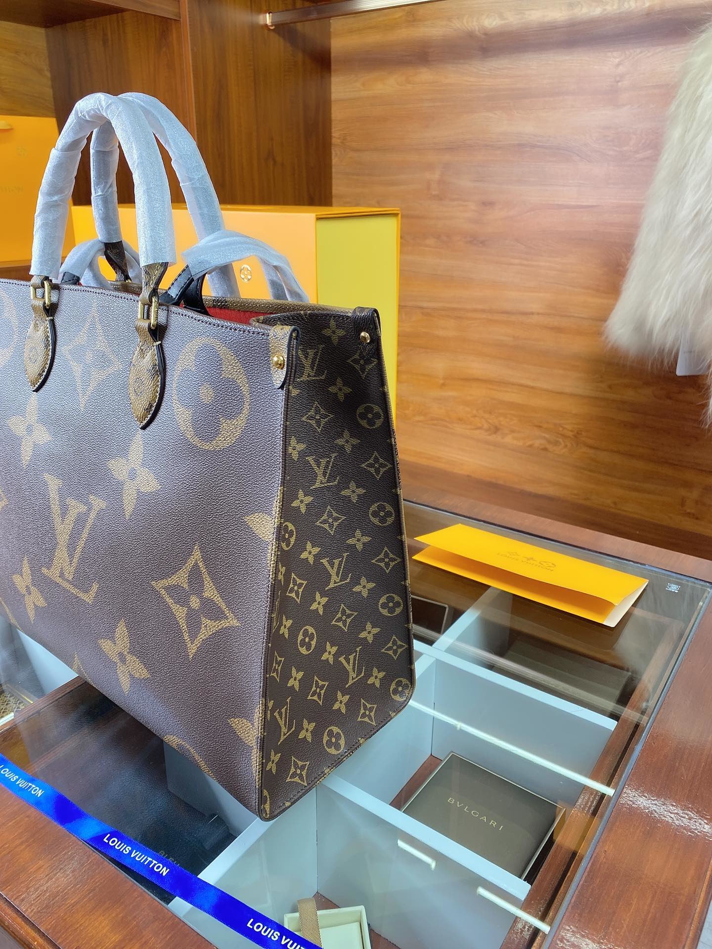 LV $82 gallery