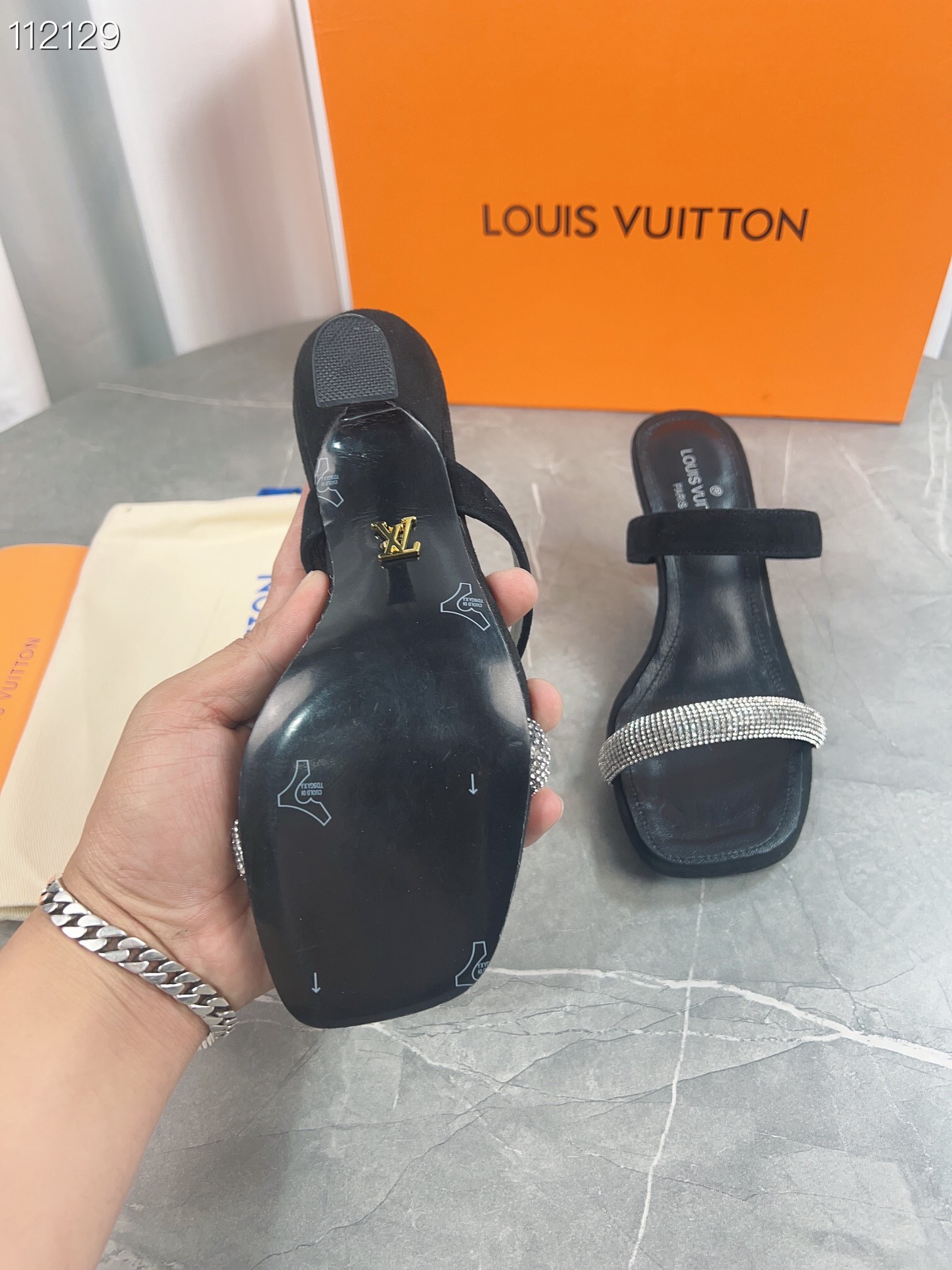 LV $82 gallery