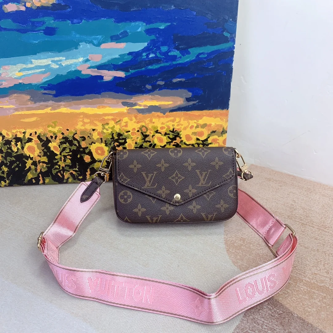 LV $82 gallery