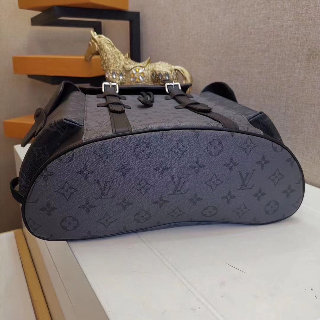 LV $82 gallery