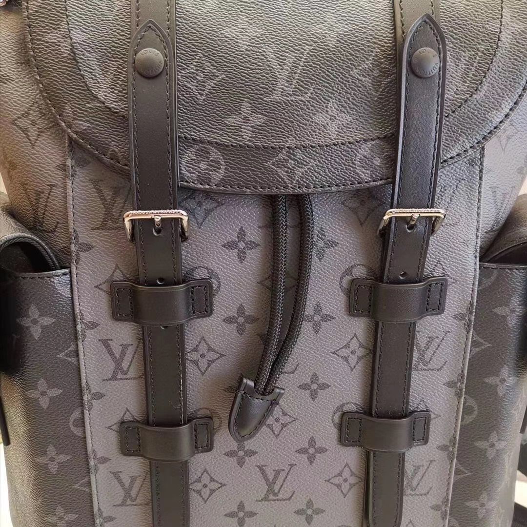 LV $82 gallery