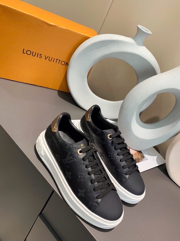 LV $83 gallery