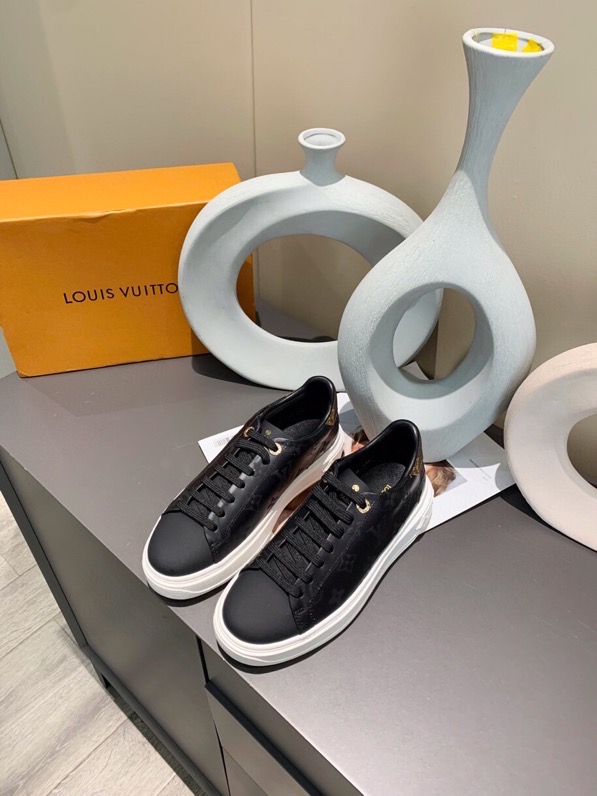 LV $83 gallery