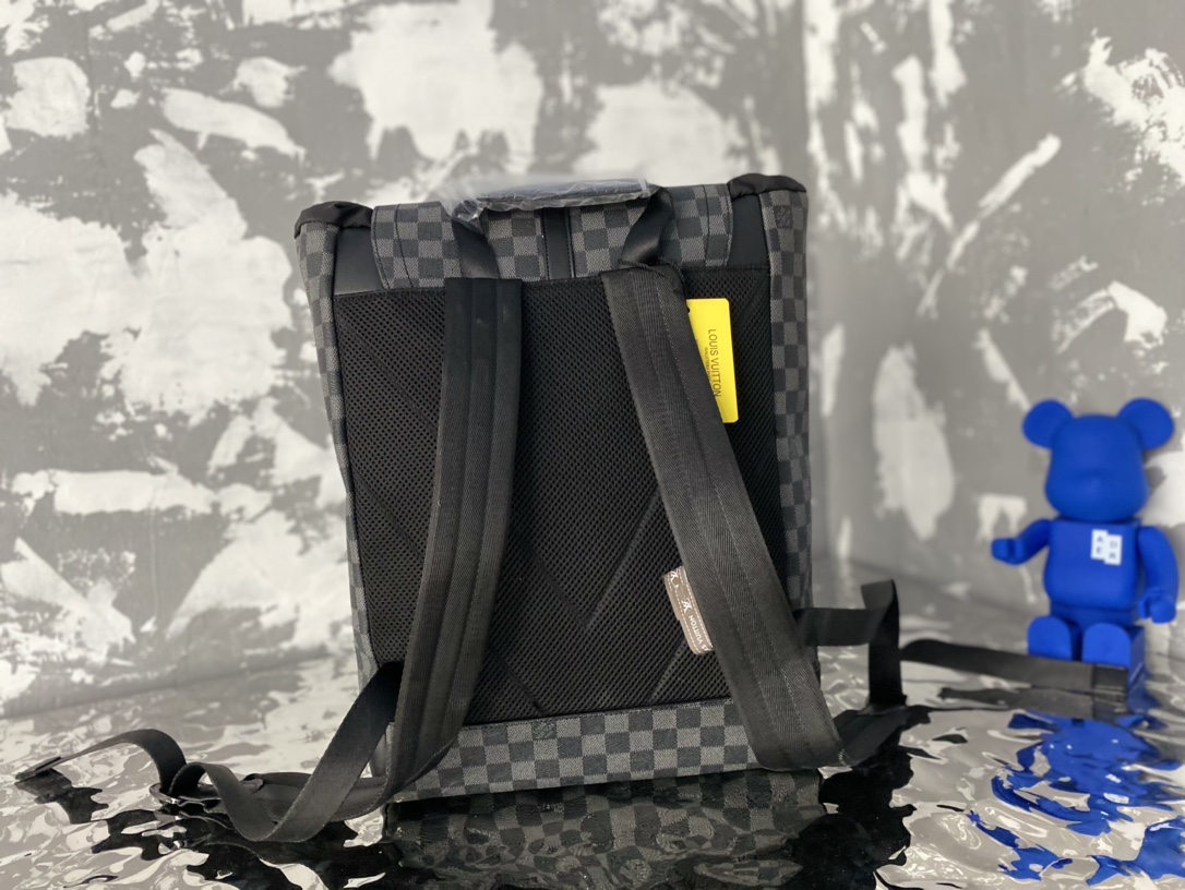 LV $84 gallery