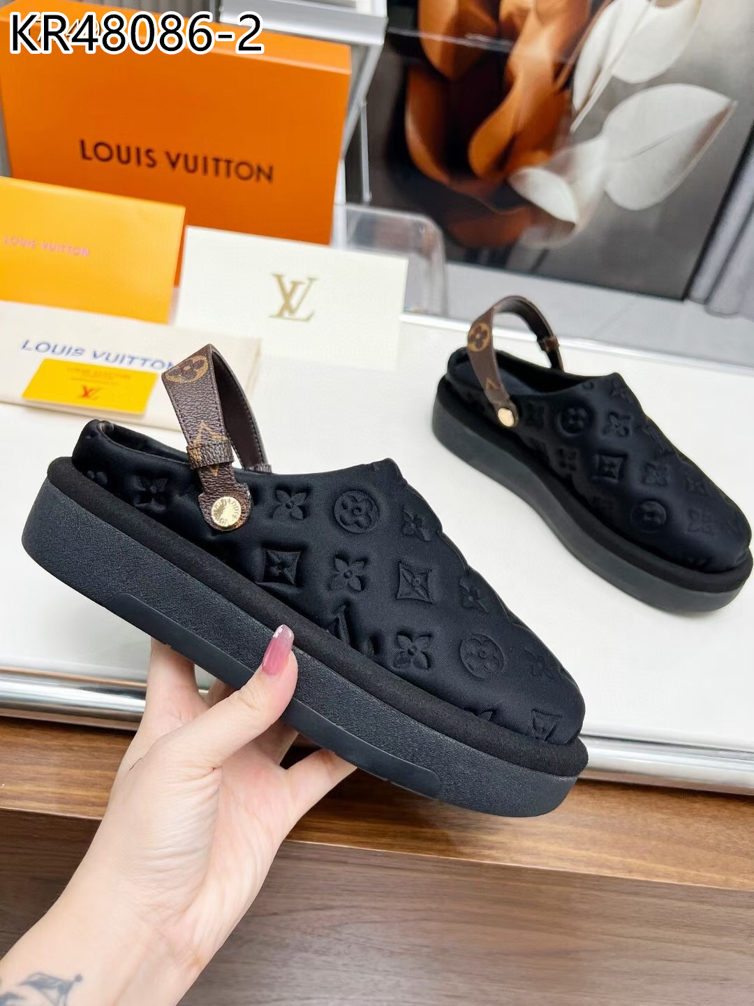 LV $84 gallery