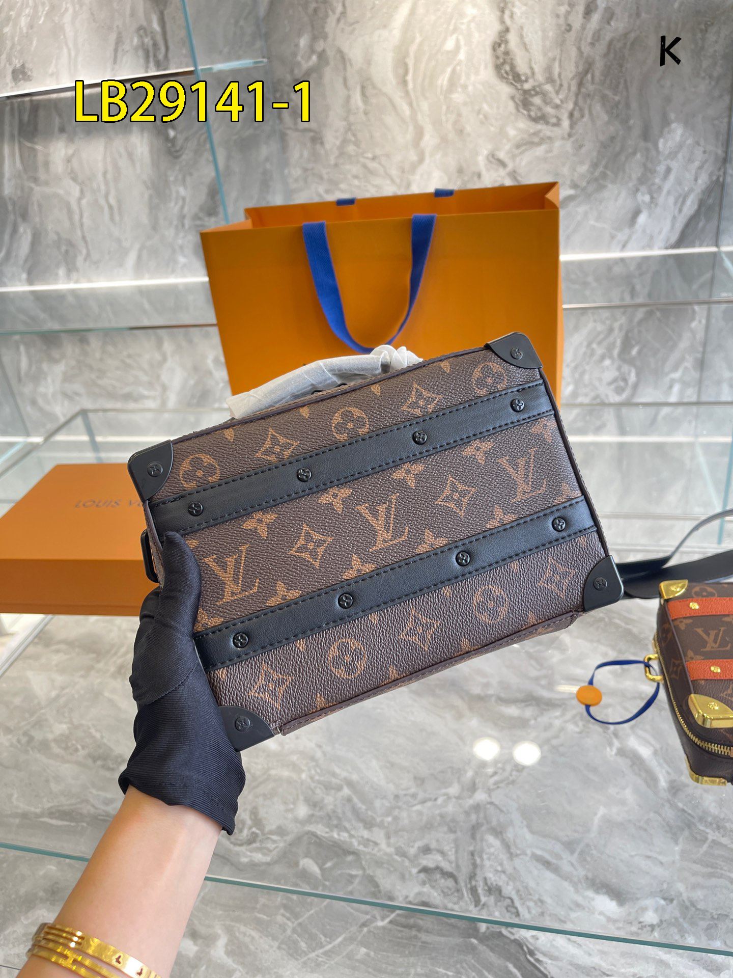 LV $85 gallery