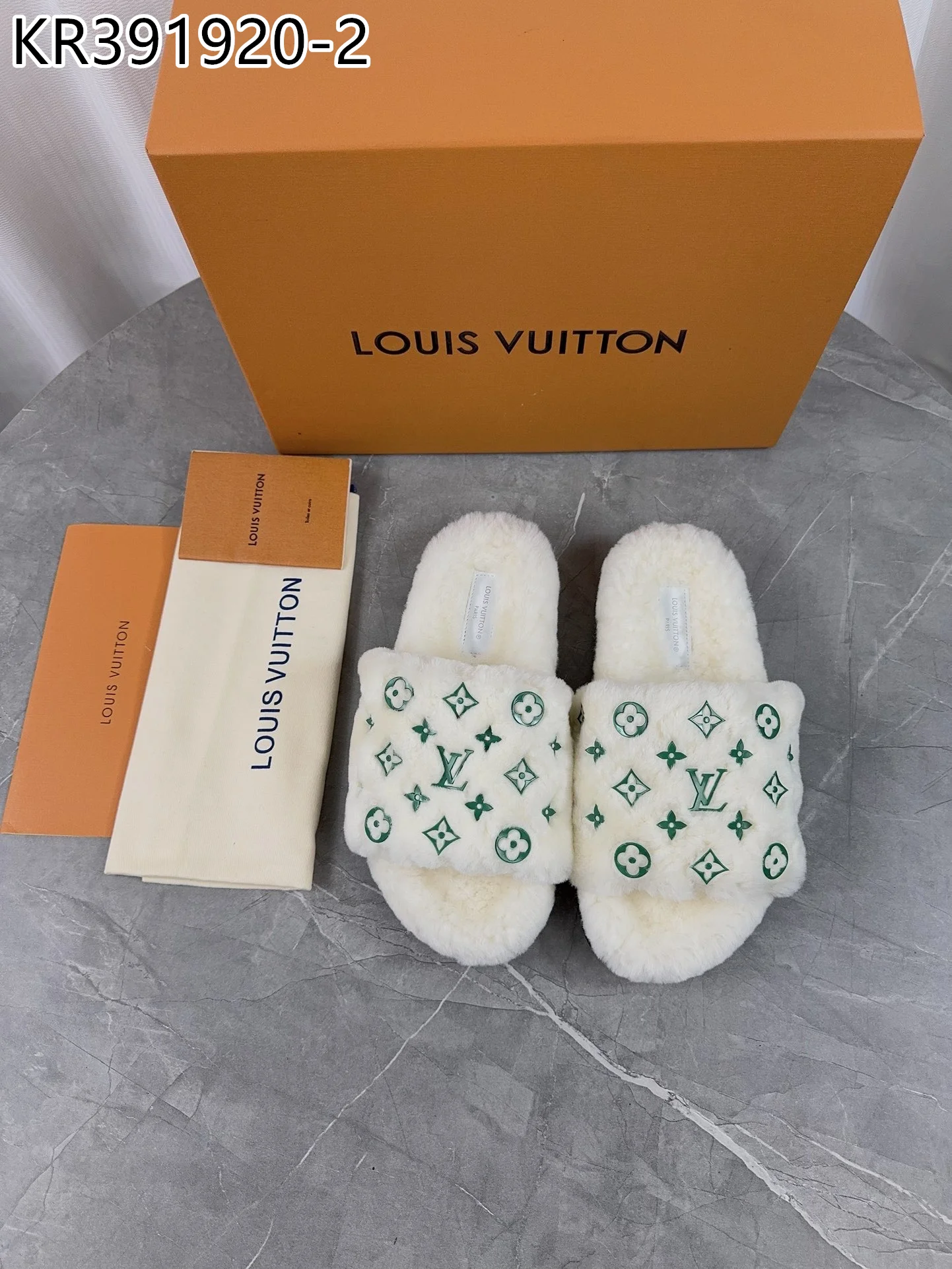 LV $85 gallery