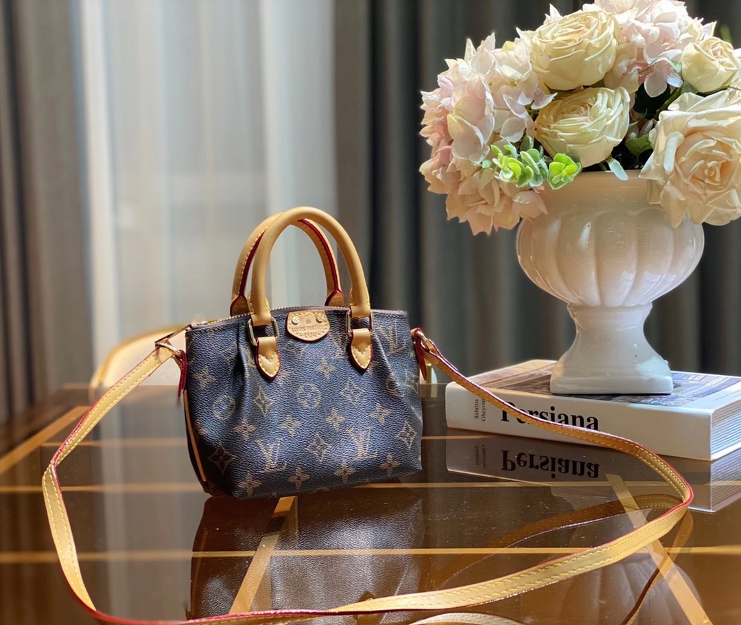 LV $85 gallery