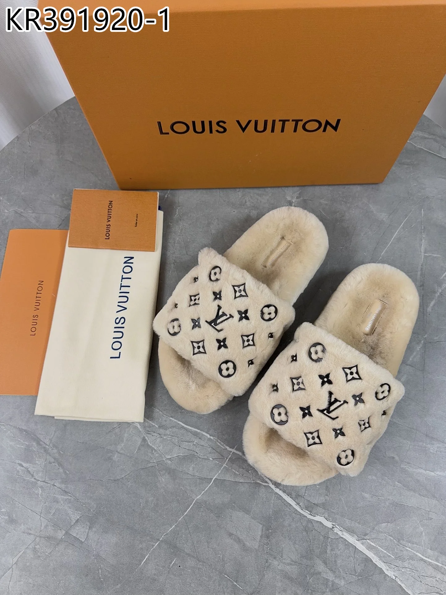 LV $85 gallery