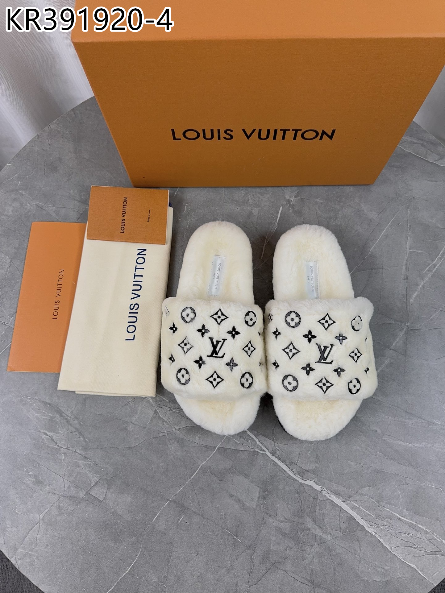 LV $85 gallery