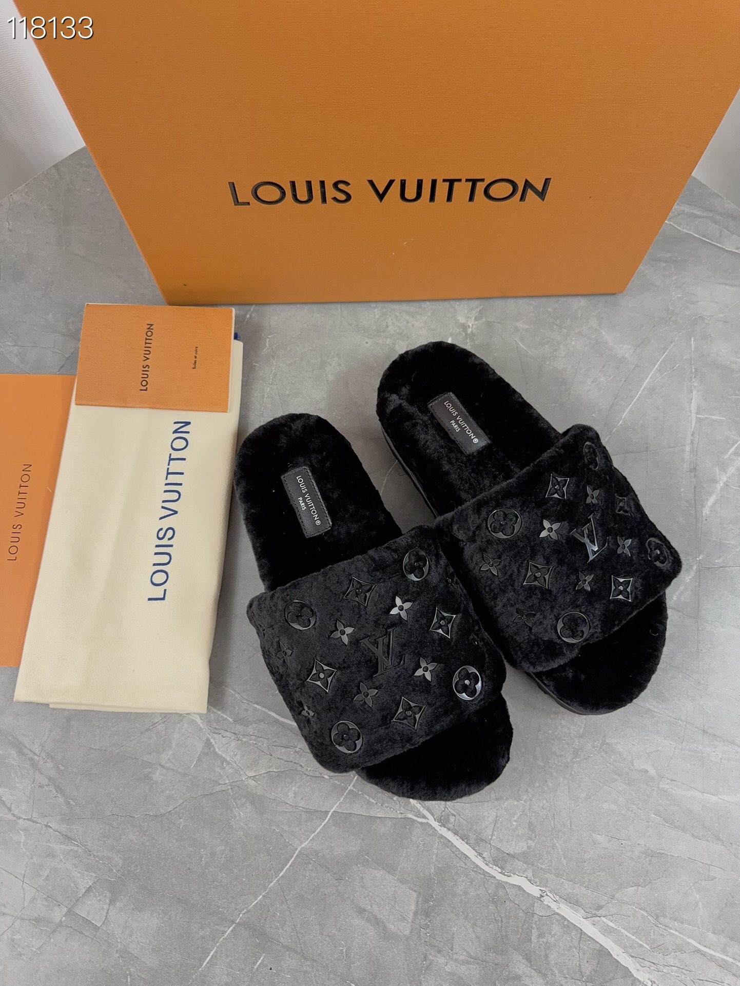 LV $85 gallery