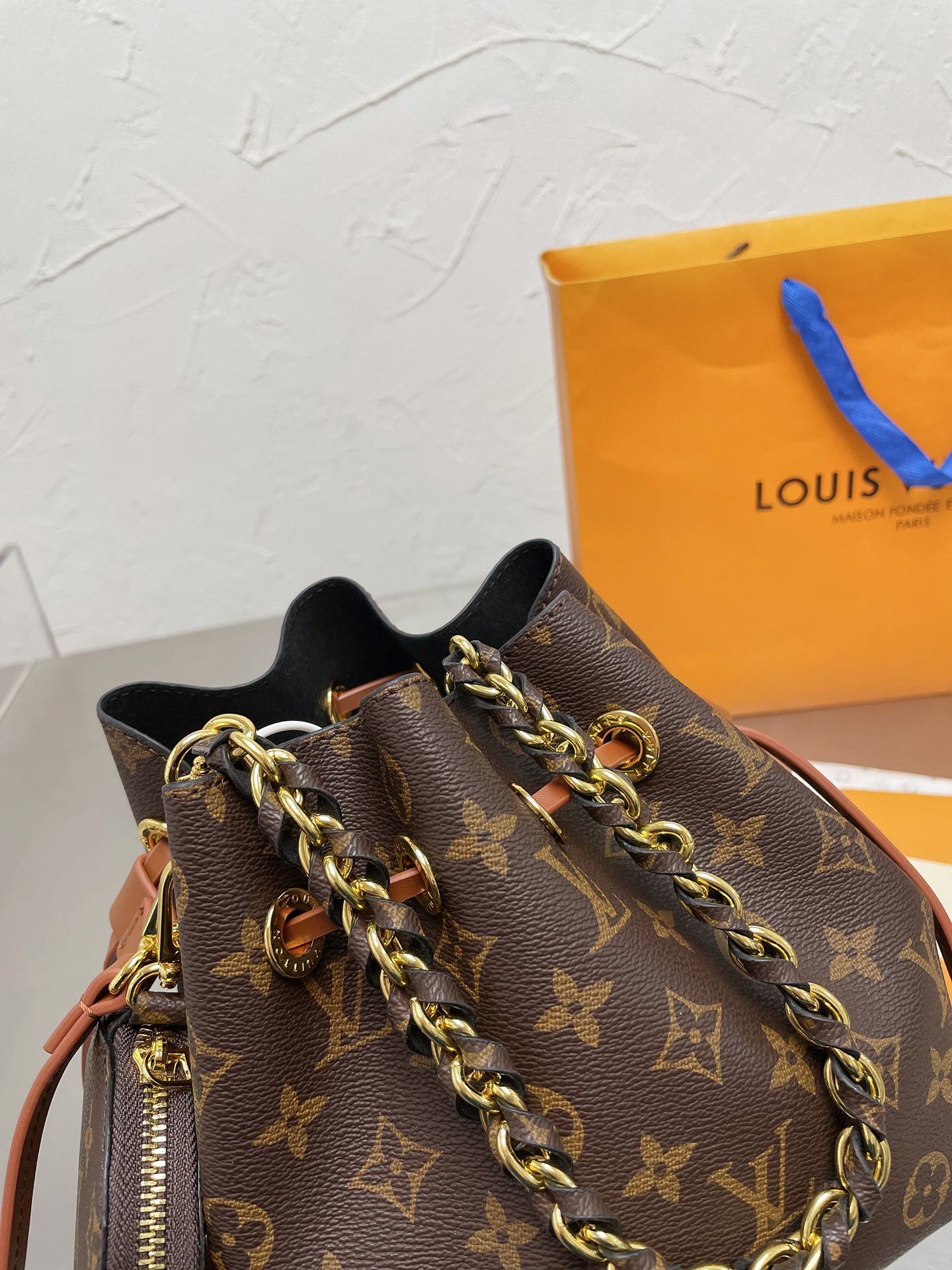 LV $85 gallery