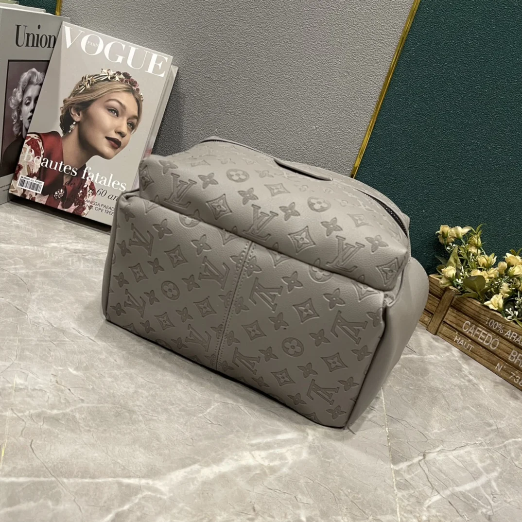 LV $85 gallery