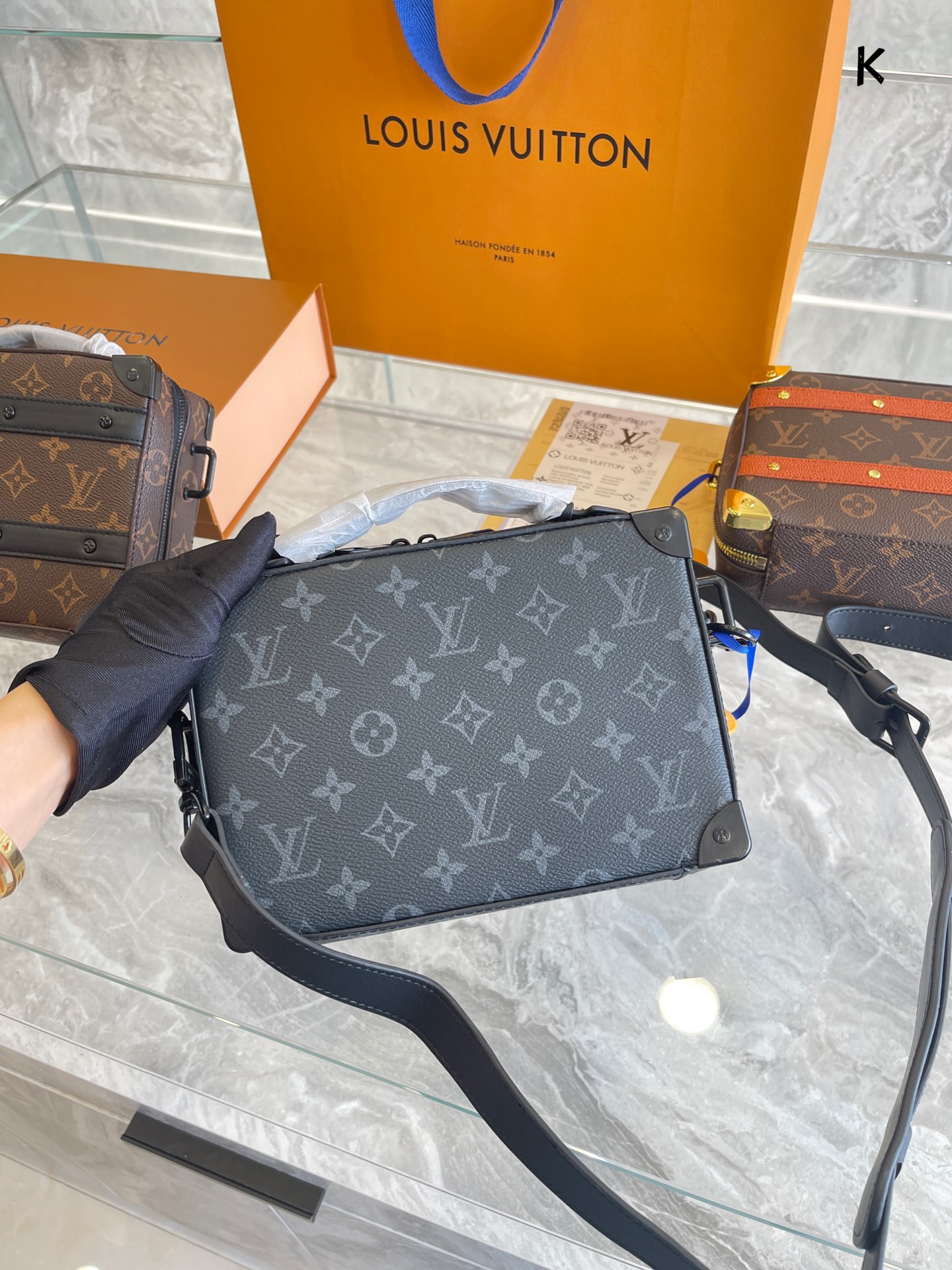 LV $85 gallery