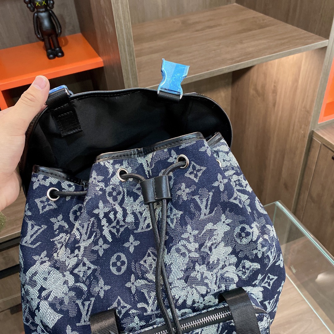 LV $85 gallery