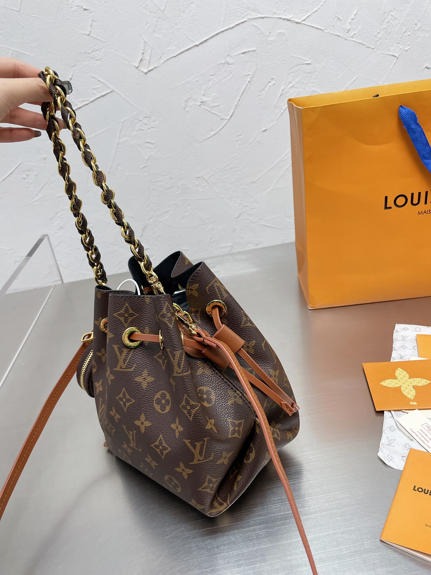 LV $85 gallery