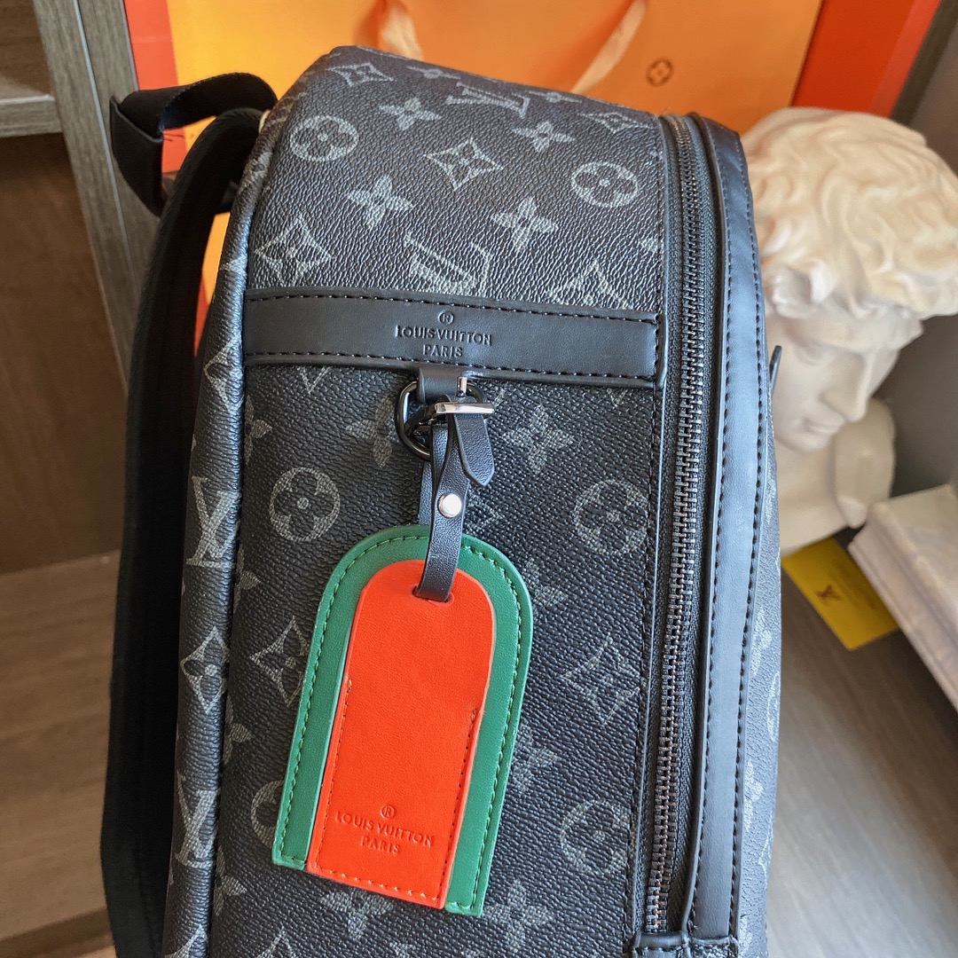 LV $85 gallery