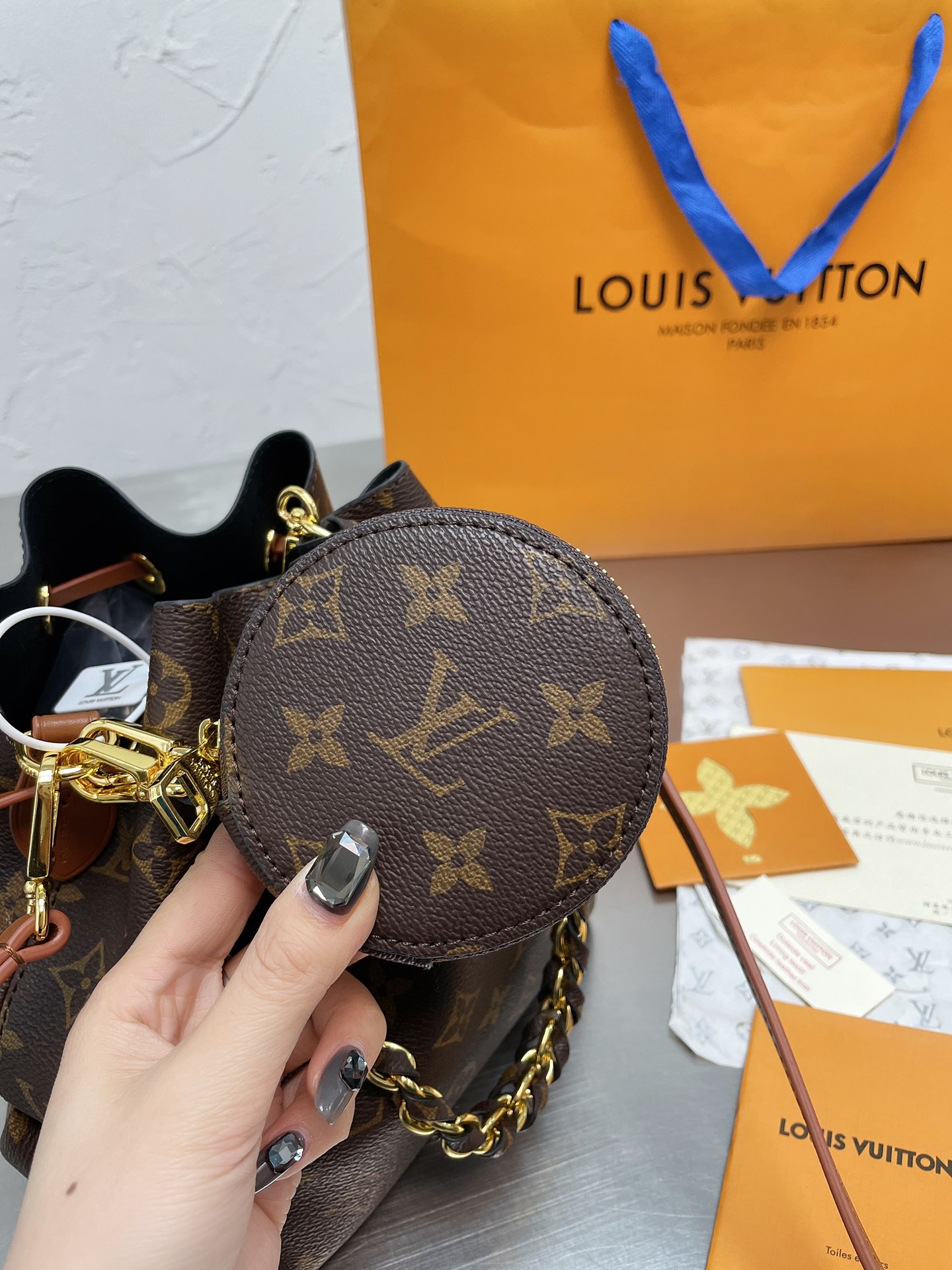 LV $85 gallery