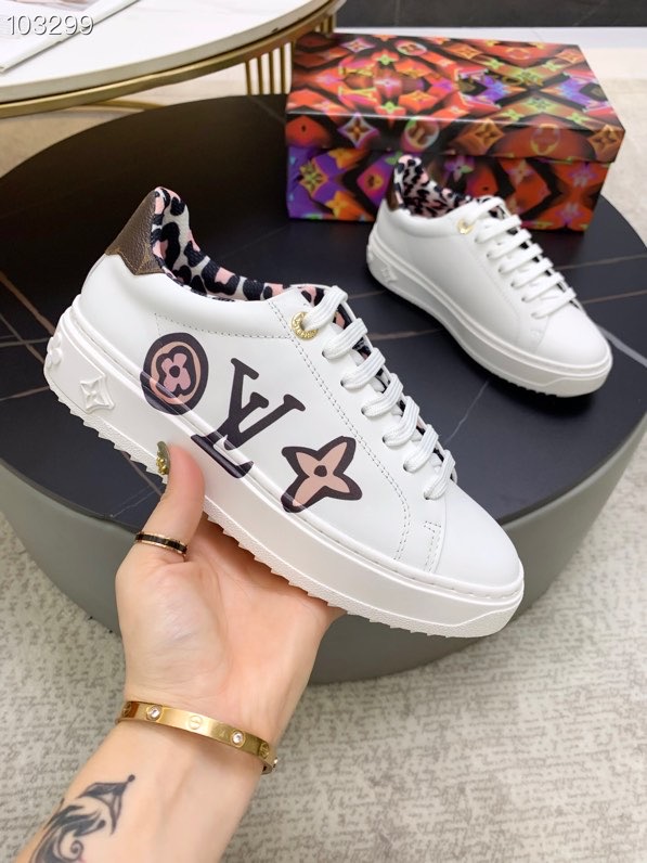 LV $86 gallery