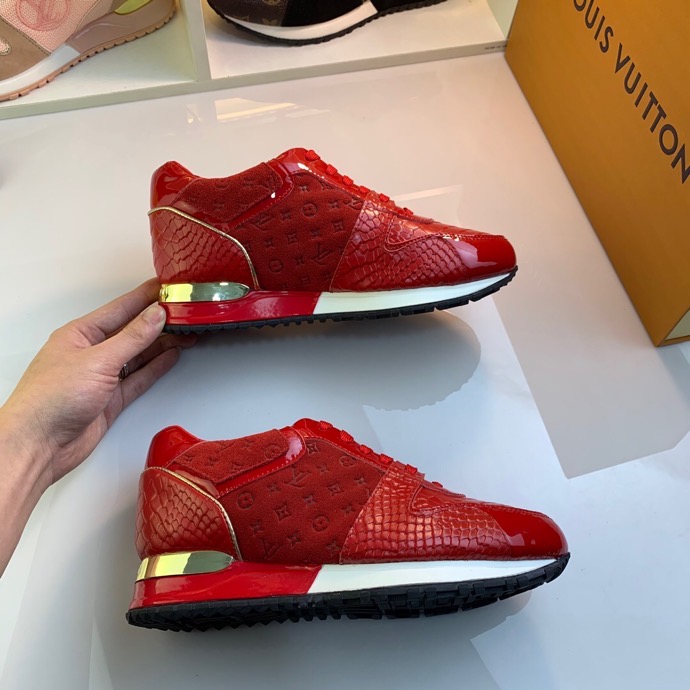 LV $86 gallery