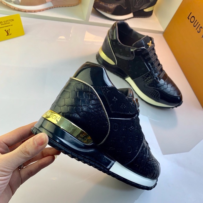 LV $86 gallery