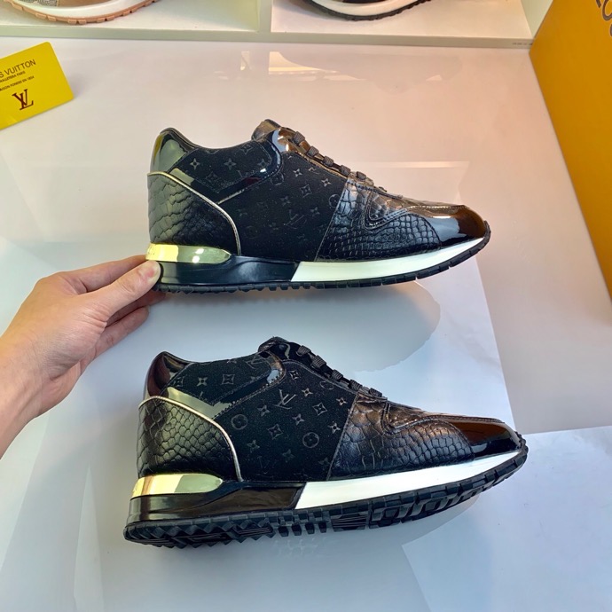 LV $86 gallery