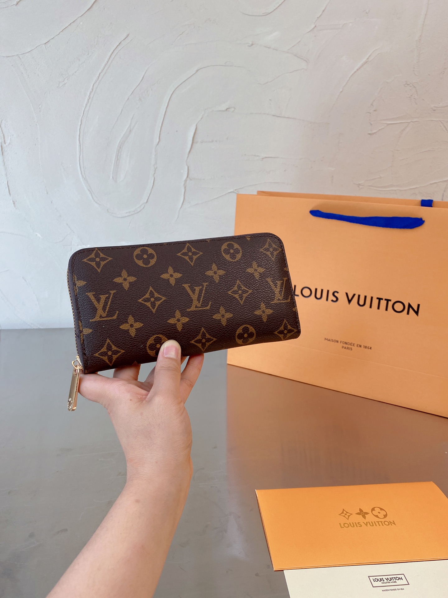 LV $86 gallery