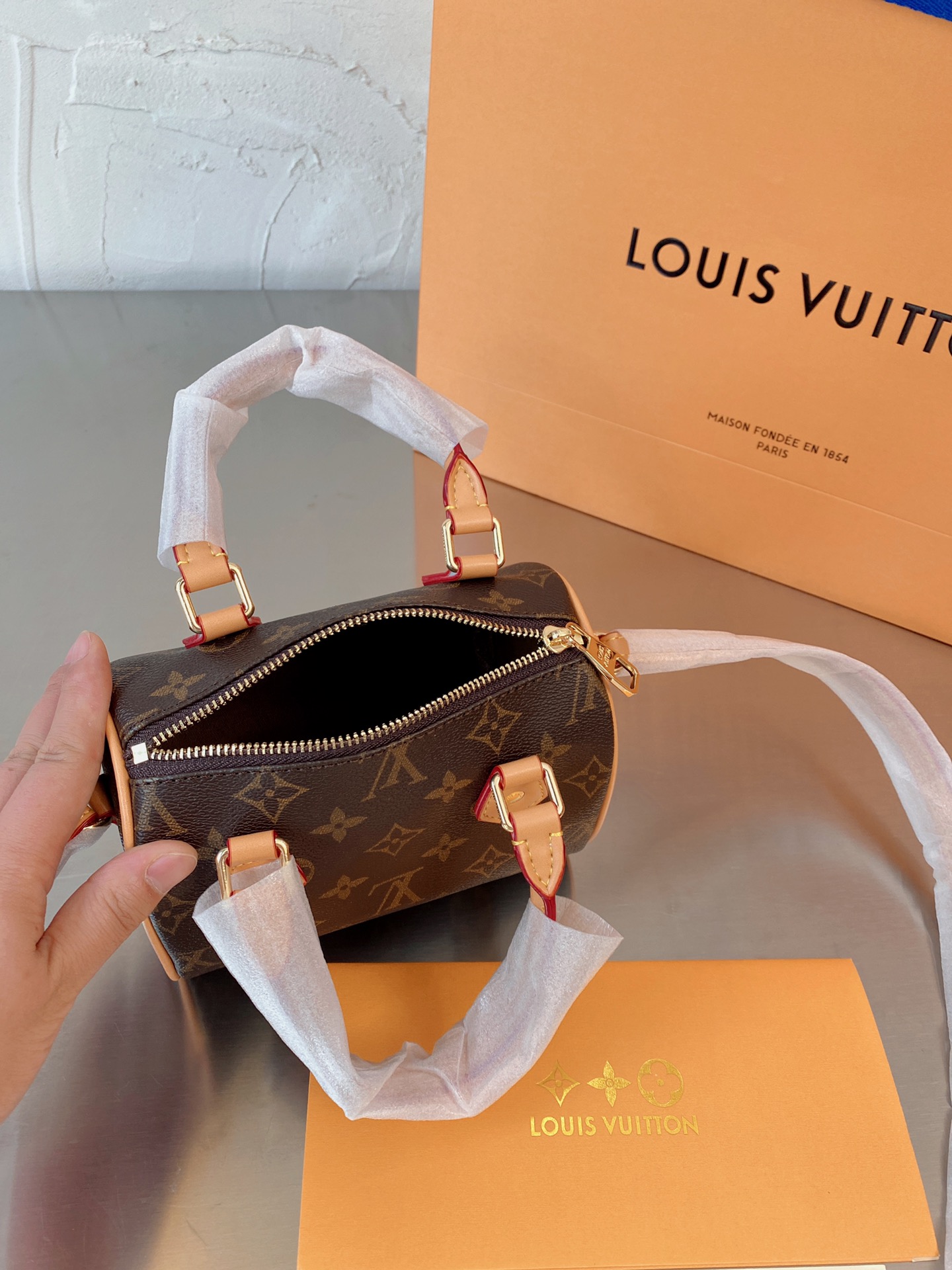 LV $86 gallery