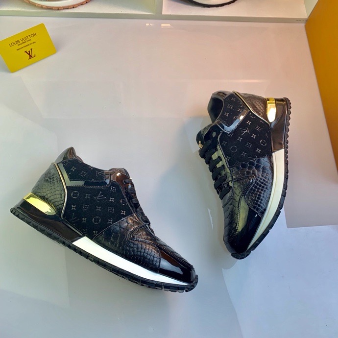 LV $86 gallery