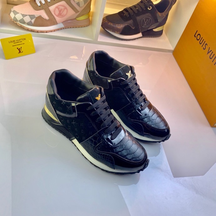 LV $86 gallery