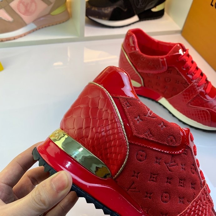 LV $86 gallery