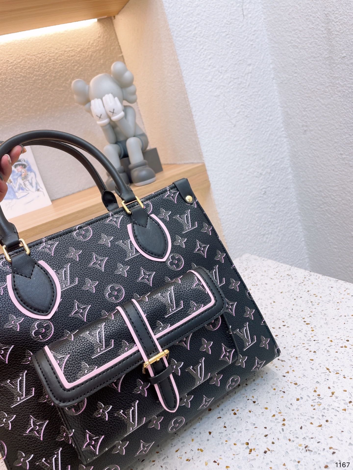 LV $87 gallery