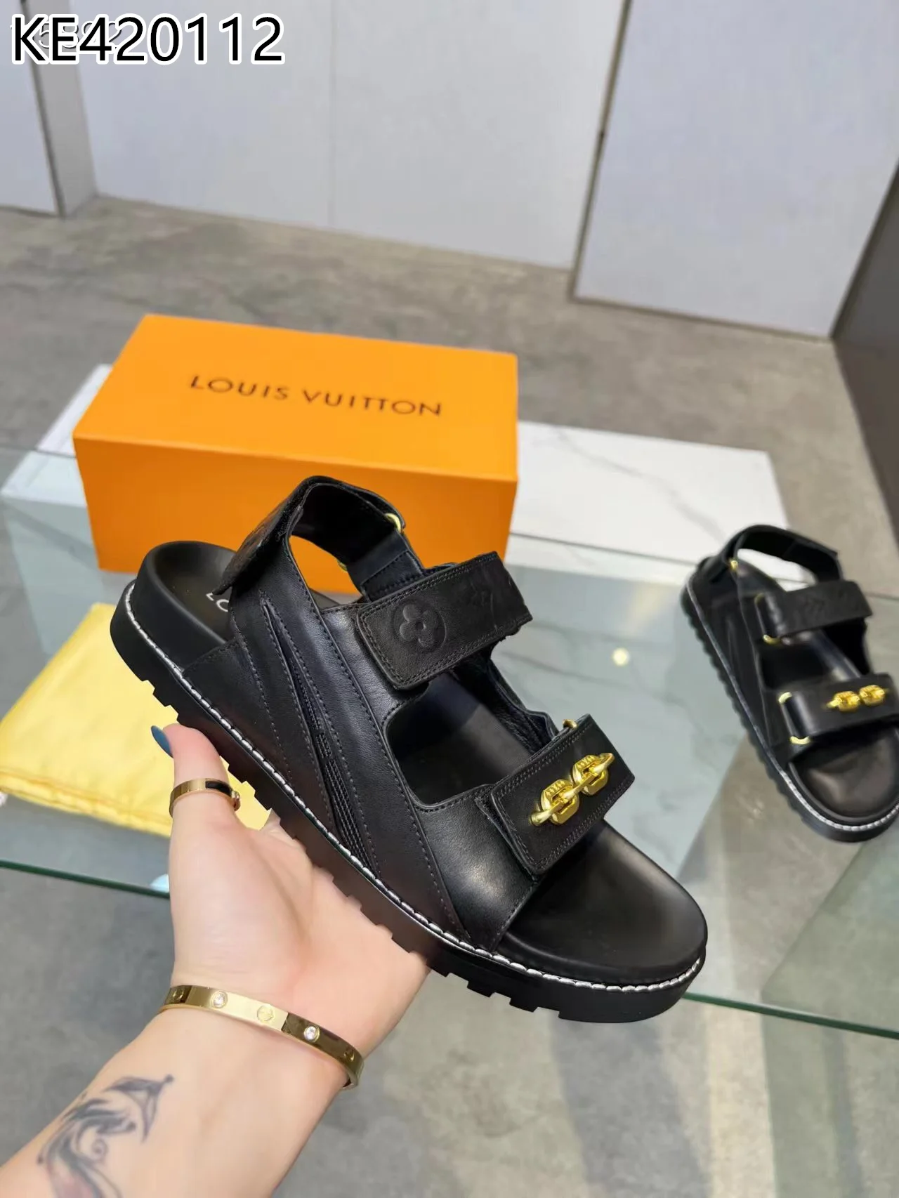 LV $87 gallery