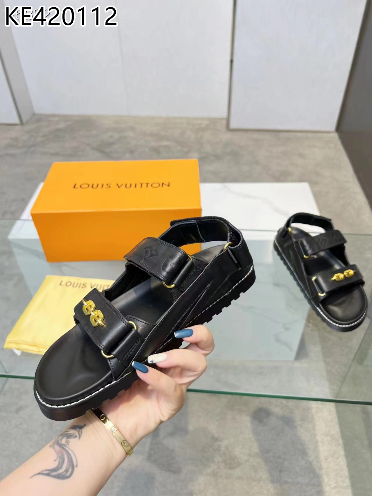 LV $87 gallery