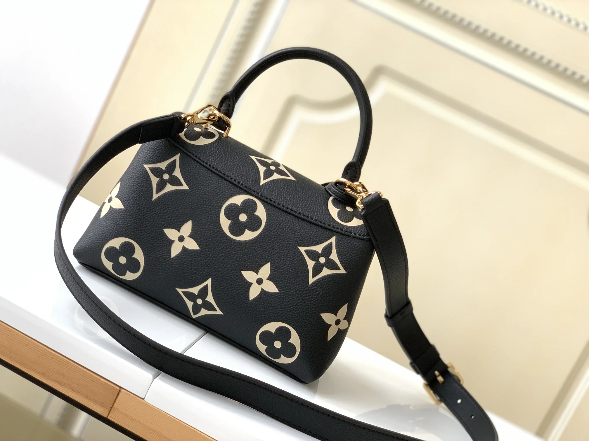 LV $88 gallery