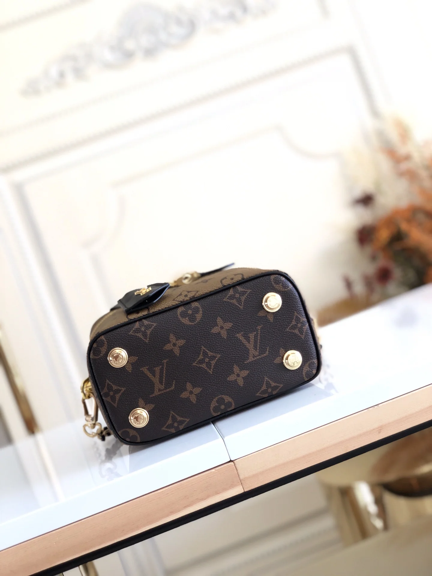 LV $88 gallery