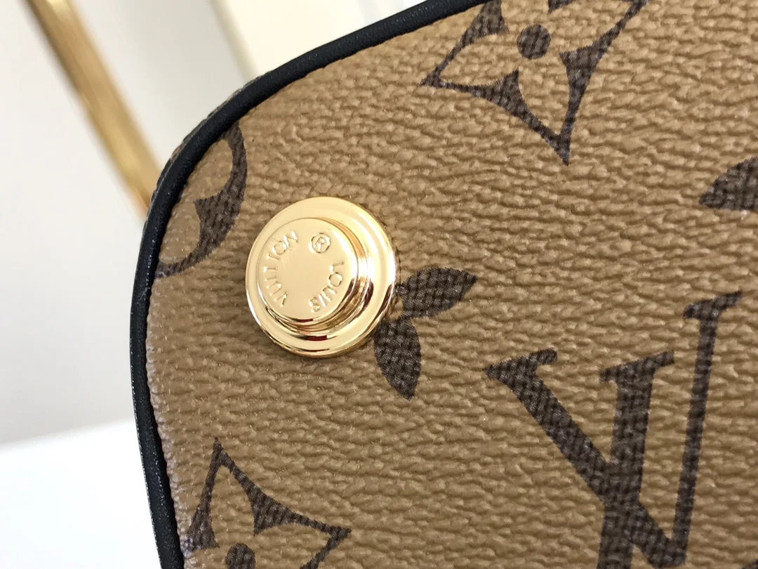 LV $88 gallery